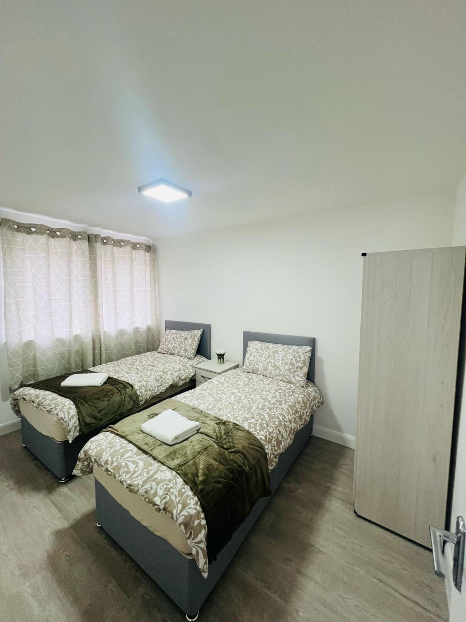 93 New Road Apartamento Harmondsworth Exterior foto